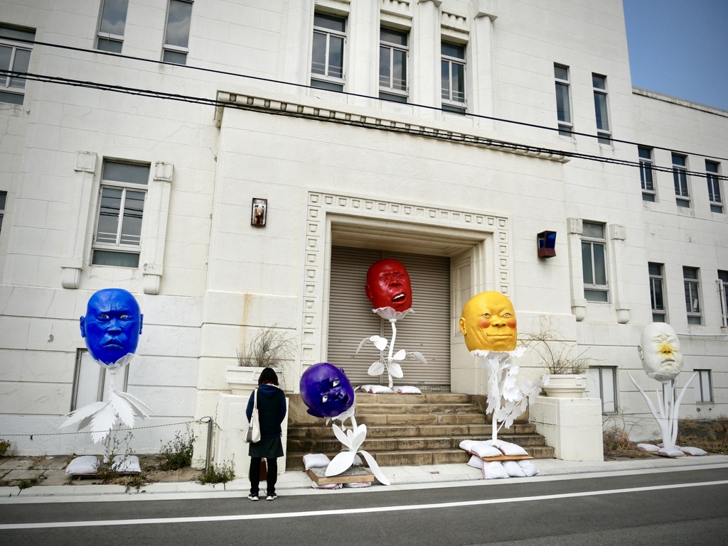 顔が満開　尼崎アート・スクロール（尼崎芸術祭）より