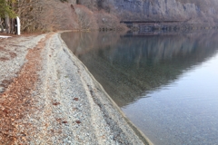 朝の十和田湖　