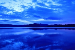 十和田湖の夜明け