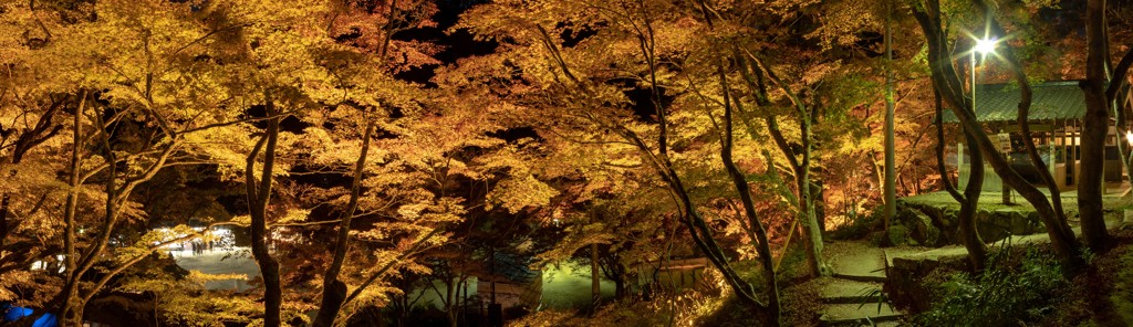 香嵐渓の秋色絵巻
