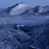 雪化粧の渓谷