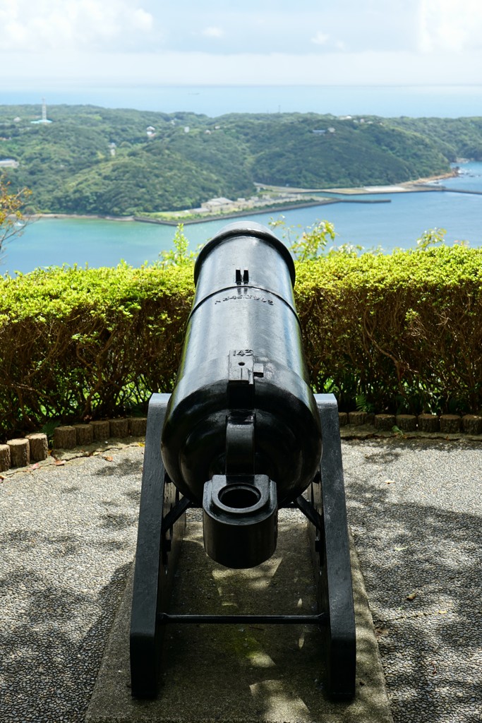 下田の寝姿山の大砲
