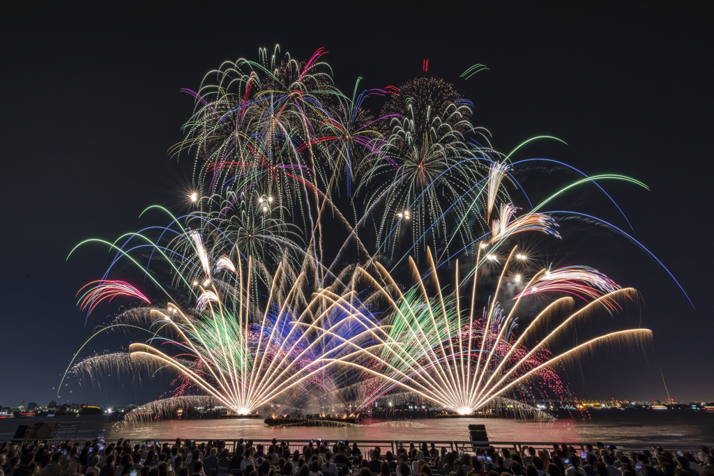 名港水上芸術花火2022 (3)