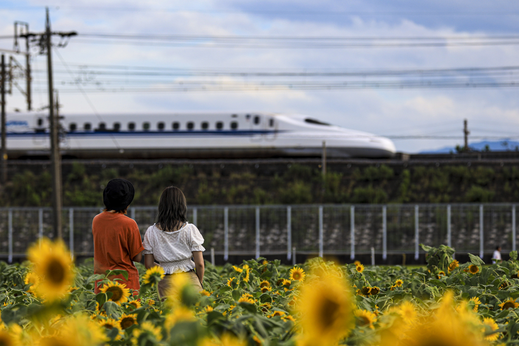 待つ女性