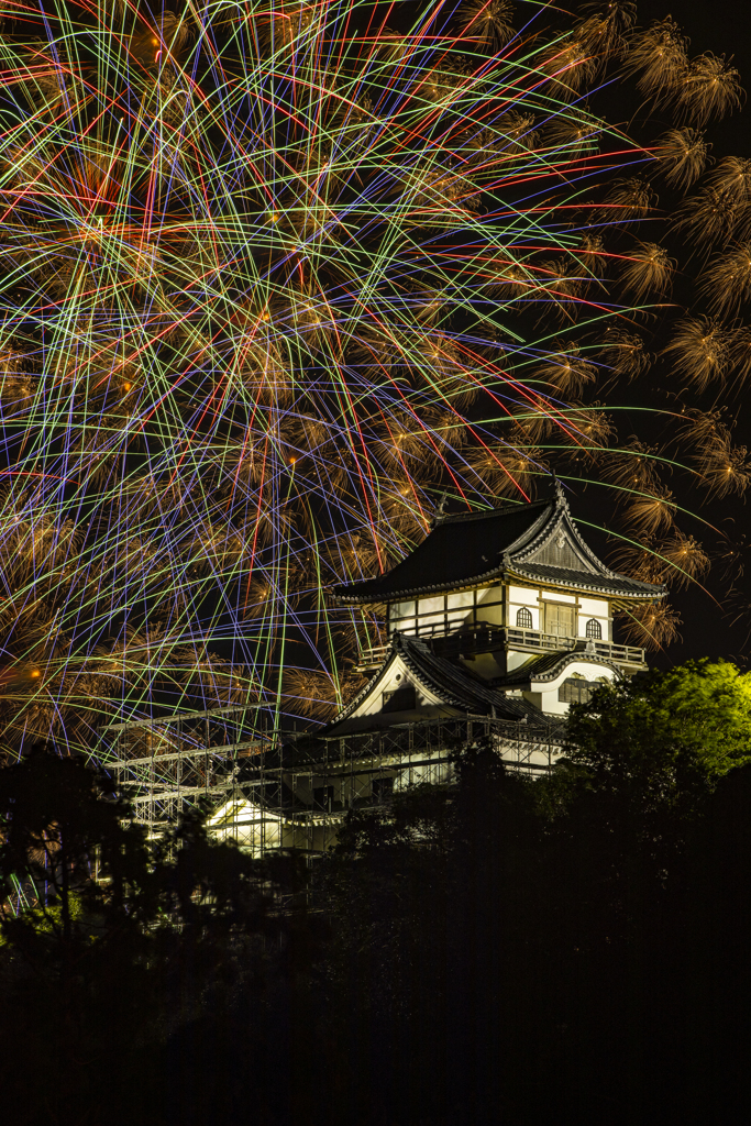 犬山城と花火 By Gifunotaka Id 写真共有サイト Photohito