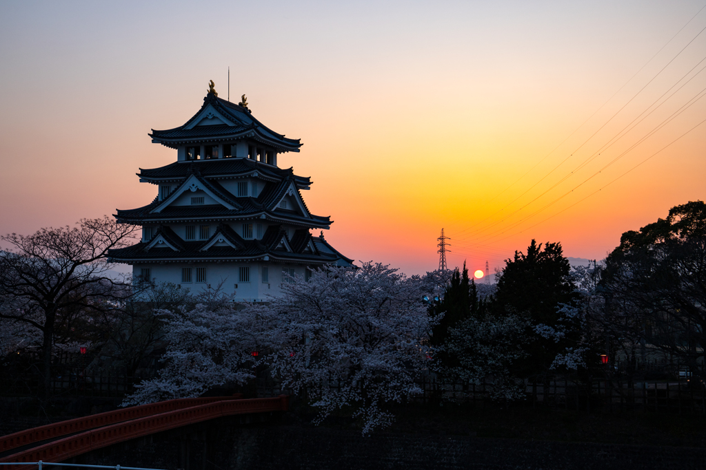 夕日と一夜城