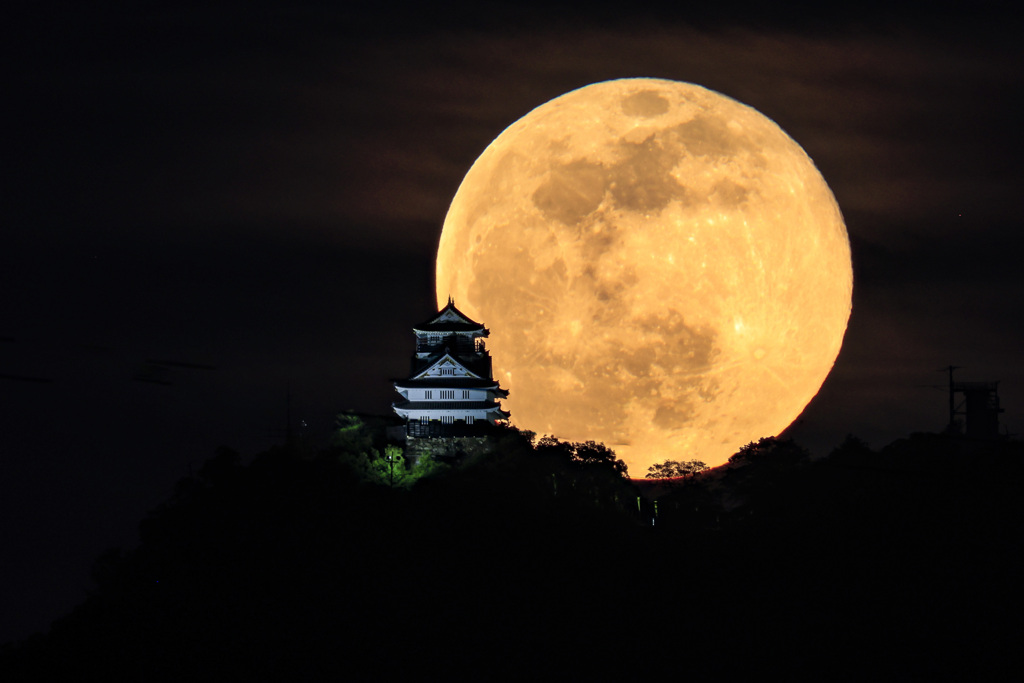 岐阜城と満月