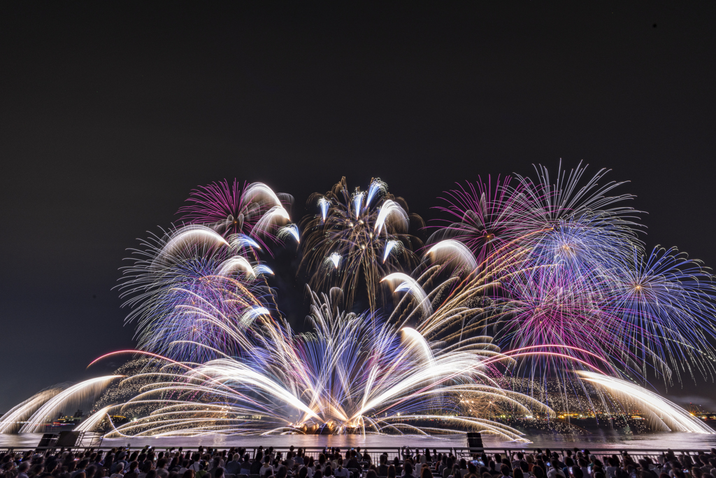 名港水上芸術花火2022 (4)