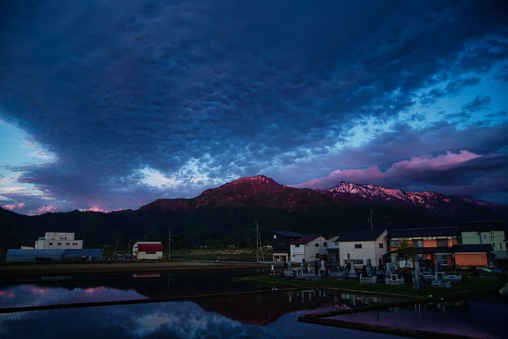 夕焼けに染まる