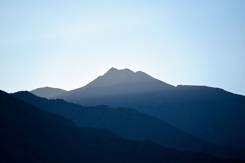 朝陽差し込む