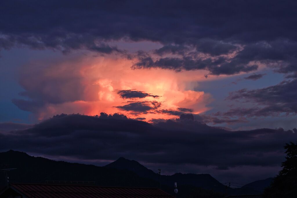 上空の夕焼け
