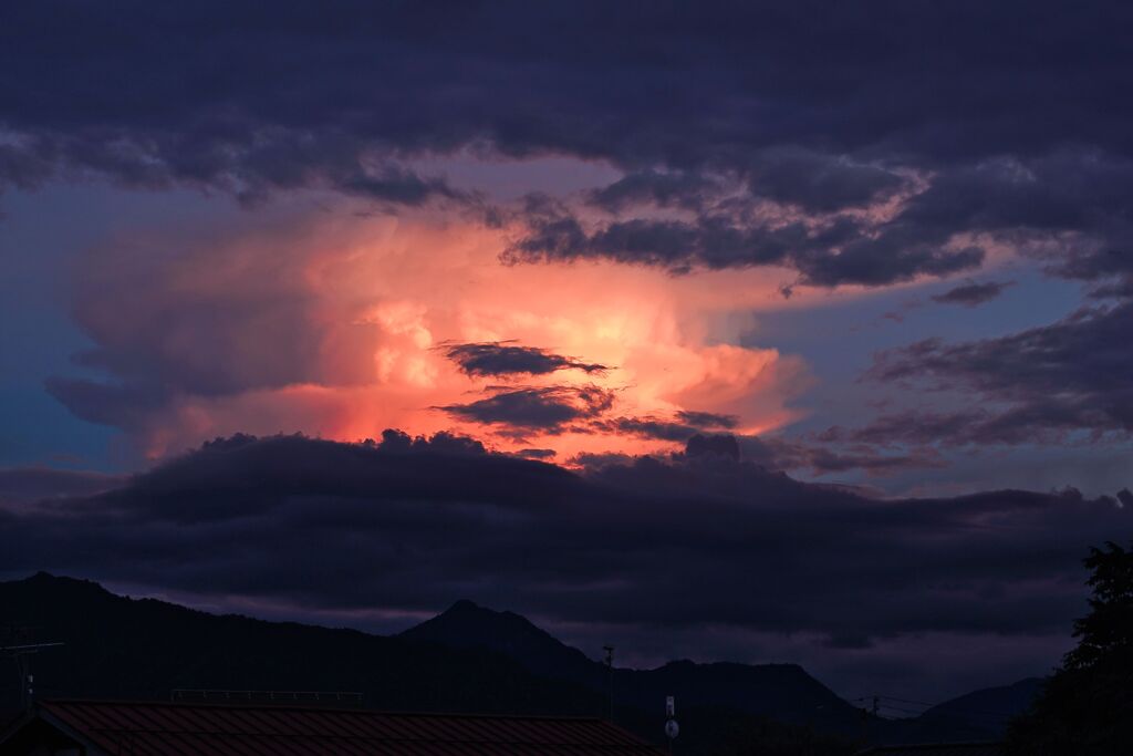 上空の夕焼け