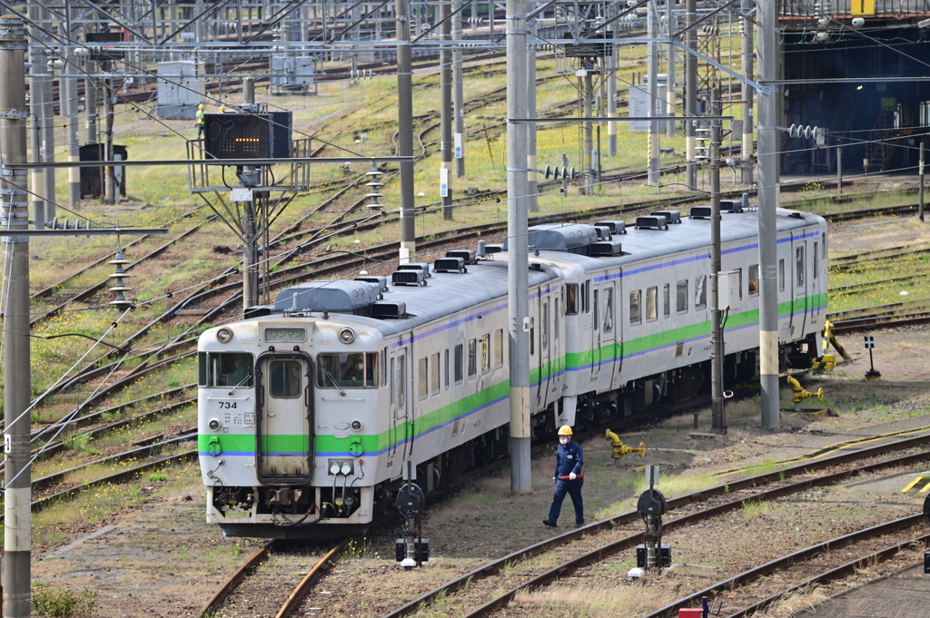 函館運転所で佇むキハ40-734