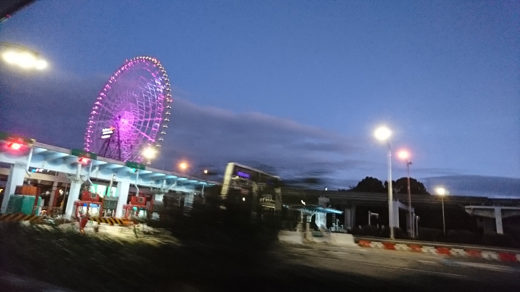 「近付くREDHORSE  OSAKA WHEEL」