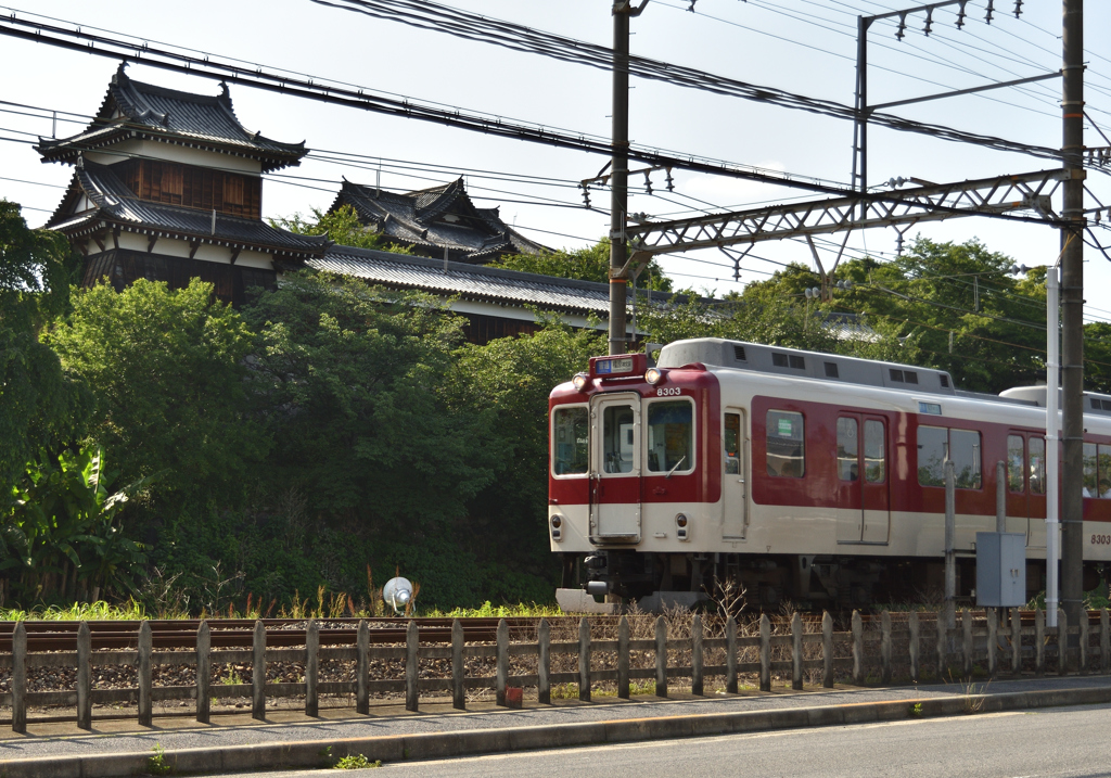 櫓と電車