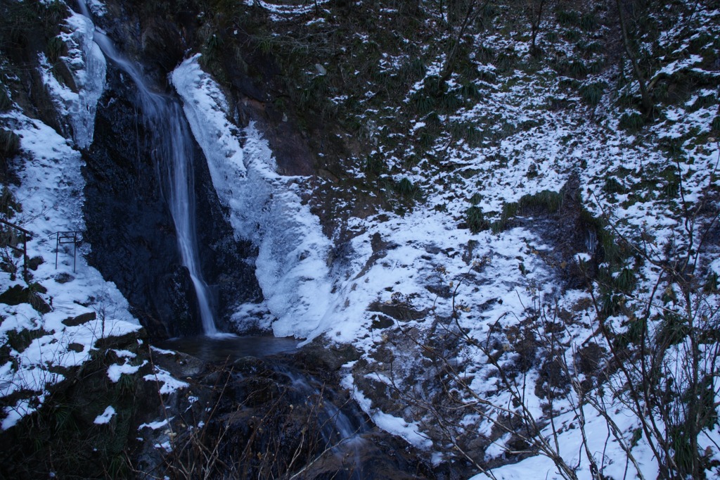 冬の夢想滝 (2)