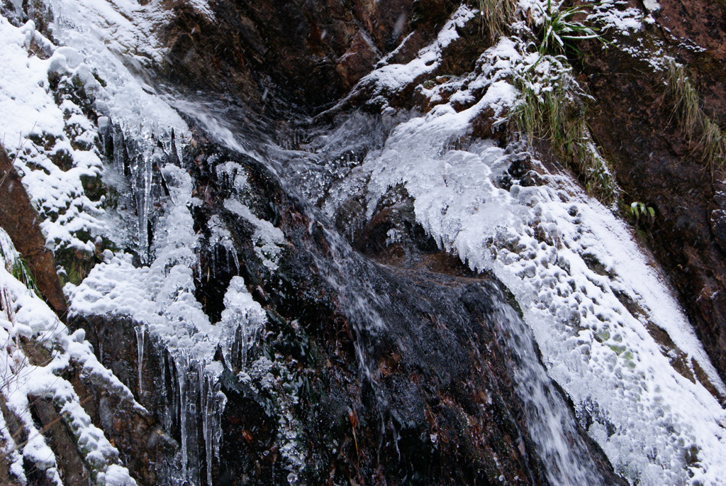 しぶき氷の夢想滝
