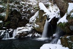 雪のおぼろ滝