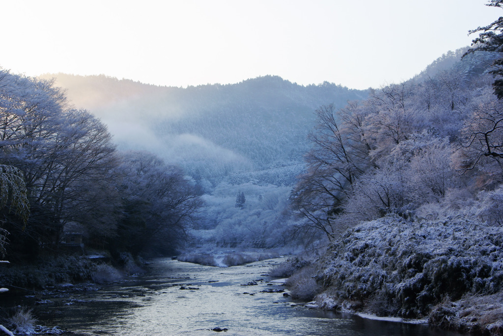 久慈川冬の朝
