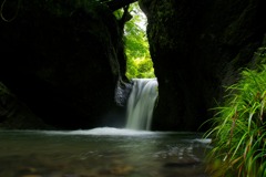 初夏の吉野平の不動滝