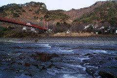 久慈川のシガとあゆのつり橋・矢祭山