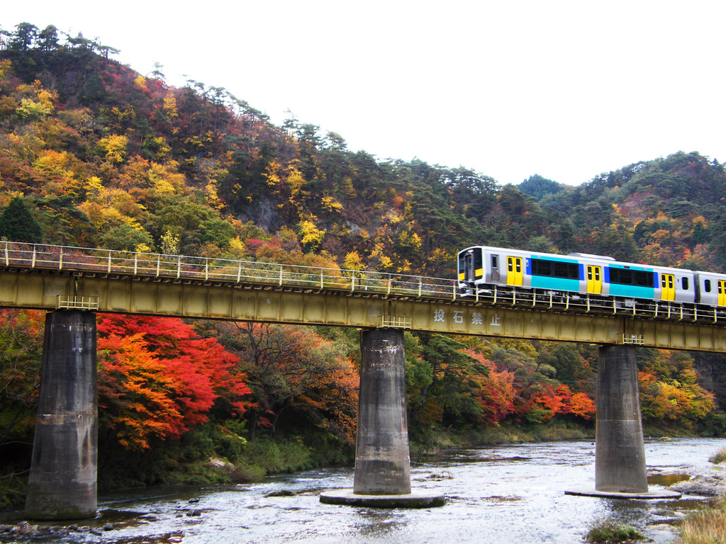紅葉の久慈川鉄橋を渡る水郡線 By Hiroshix Id 写真共有サイト Photohito