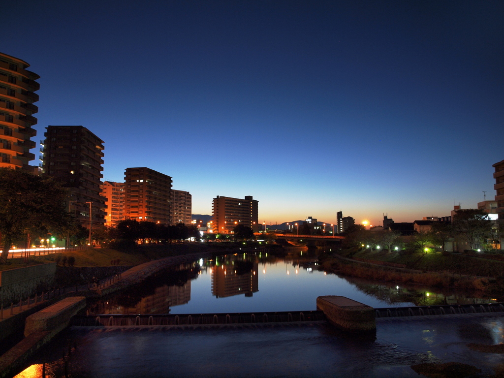 那珂川の夜明け