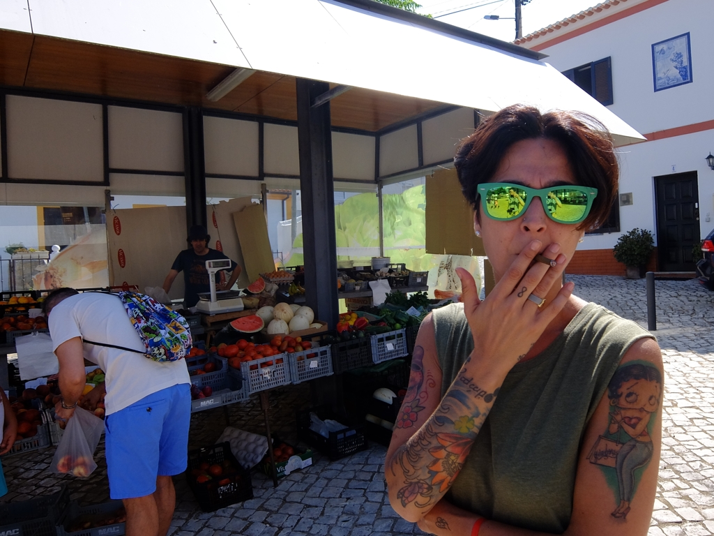 a body-painted lady in Nazare market