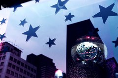 ショーウィンドウの空