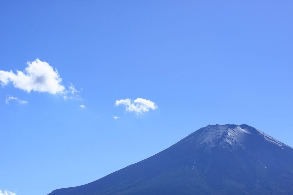 富士山、今日初冠雪。（9/25）