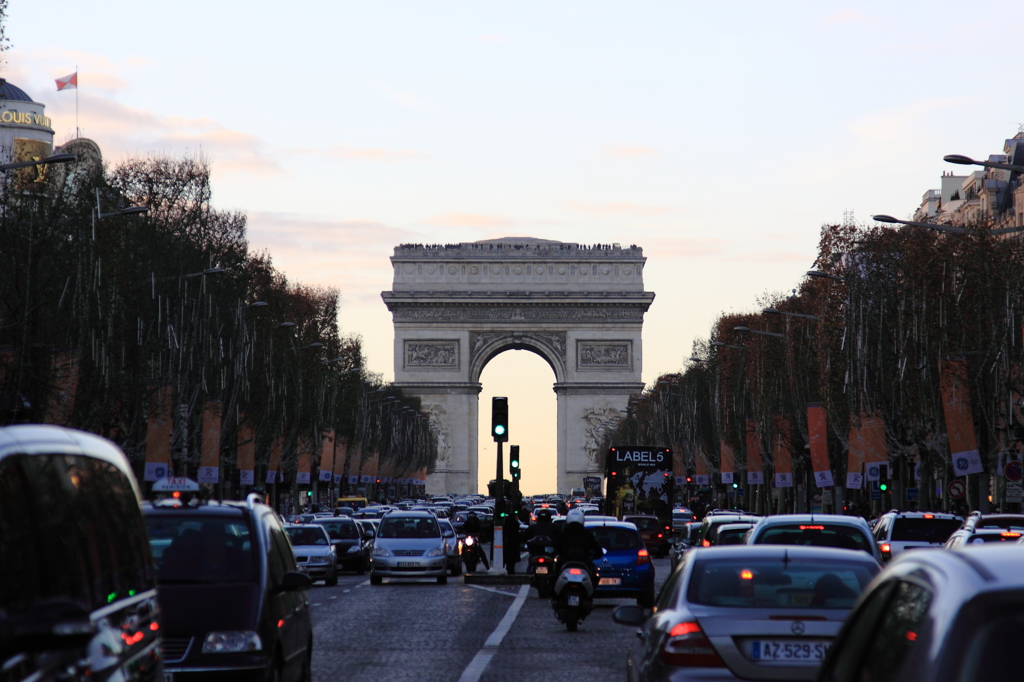 Assemblée d'après les Champs Élysées