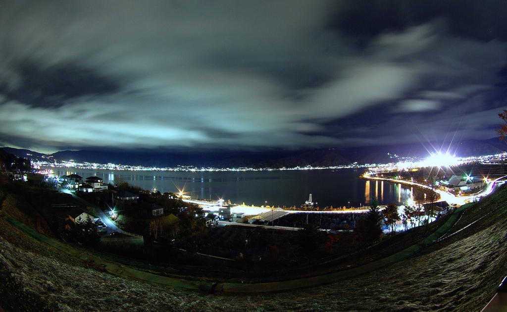 諏訪湖の夜景