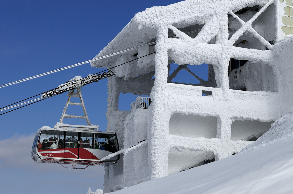 樹氷化した山頂駅