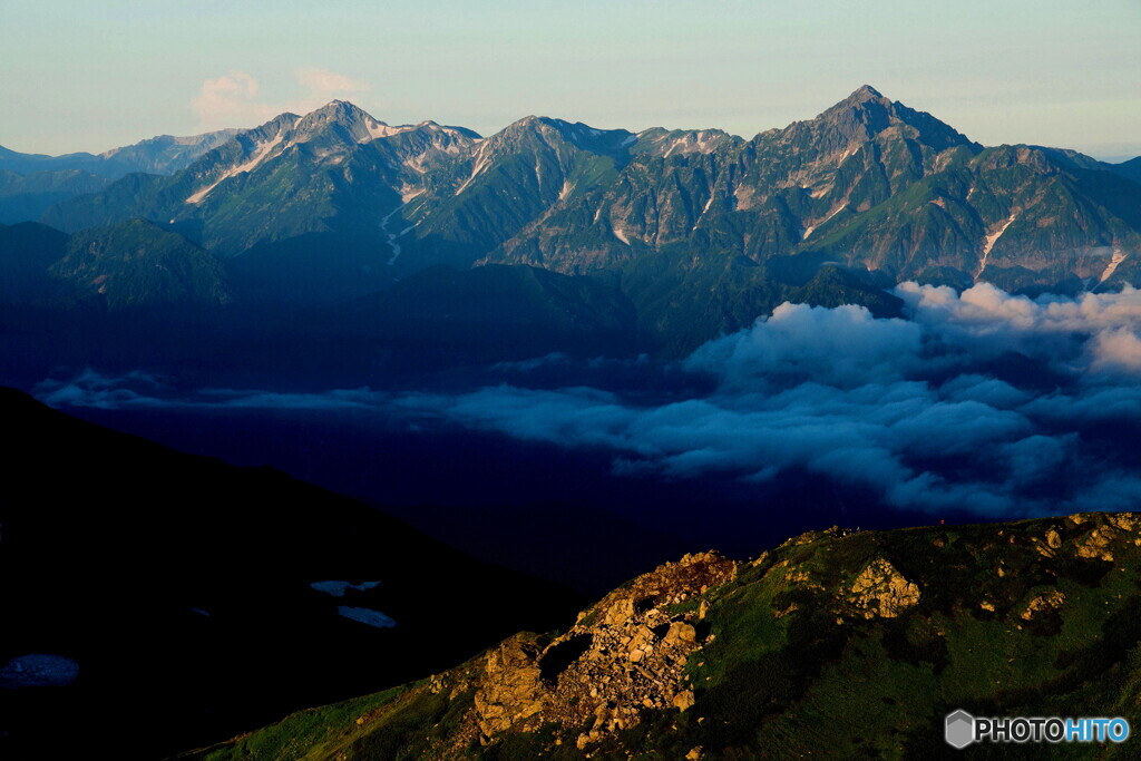 朝　劔・立山連峰