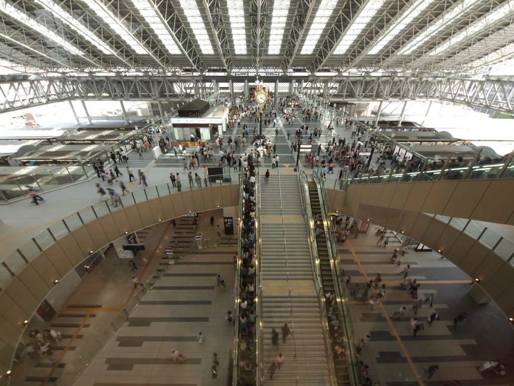 大阪駅広場全景　　3階だったかな？