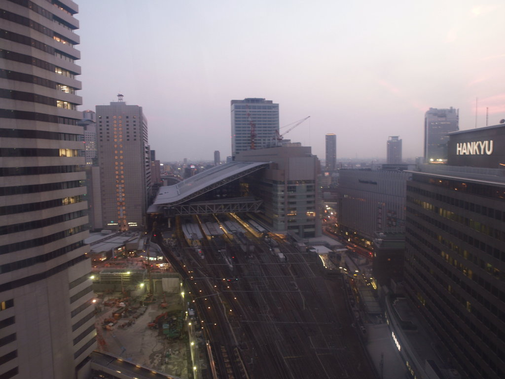 改装中の大阪駅