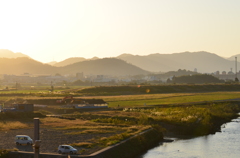 夕焼けに染まる