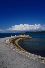 雲と海と道