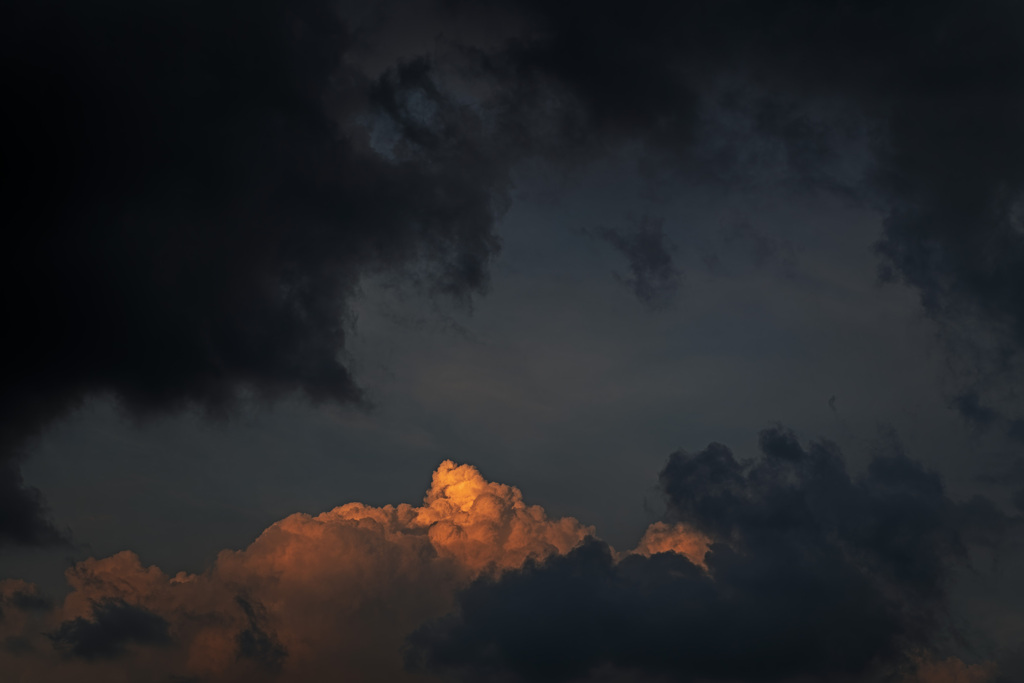雲.