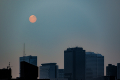 霞む夕空