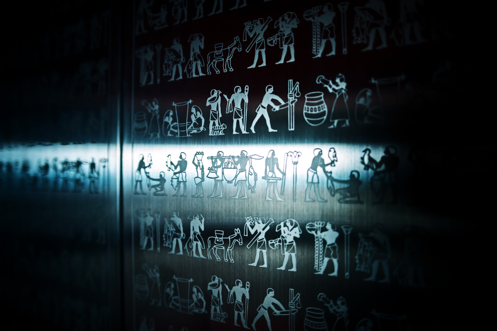 エレベーターのドア