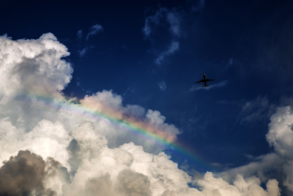 ハテナと飛行機と虹