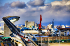 高架道とクレーン