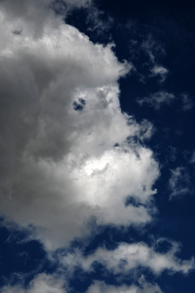 雲₈