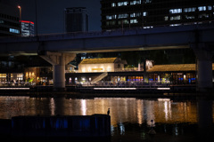 夜8時