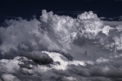 雲.