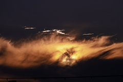 毛羽立つ夕雲