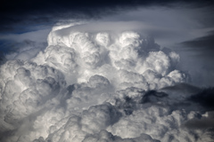 雲..