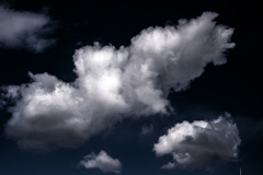 雲..