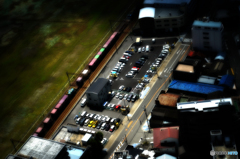 貨物列車と駐車場